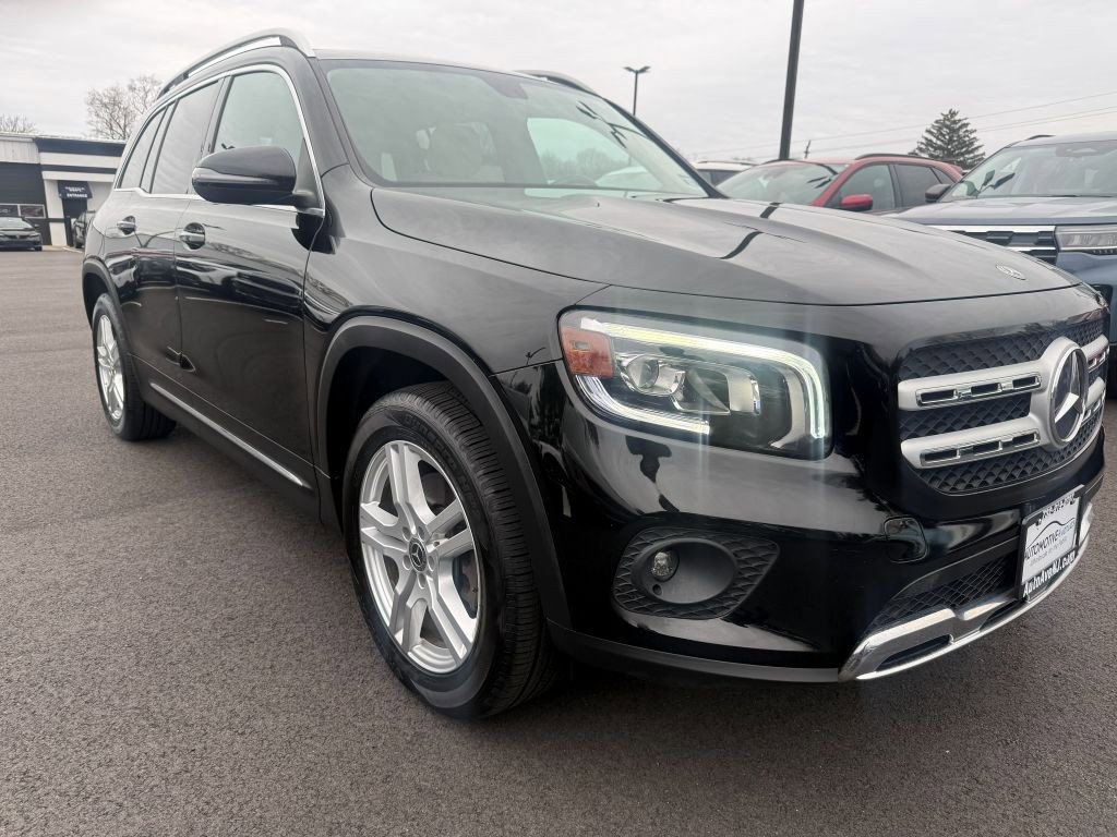 Used 2020 Mercedes-Benz GLB 250 4MATIC image 2