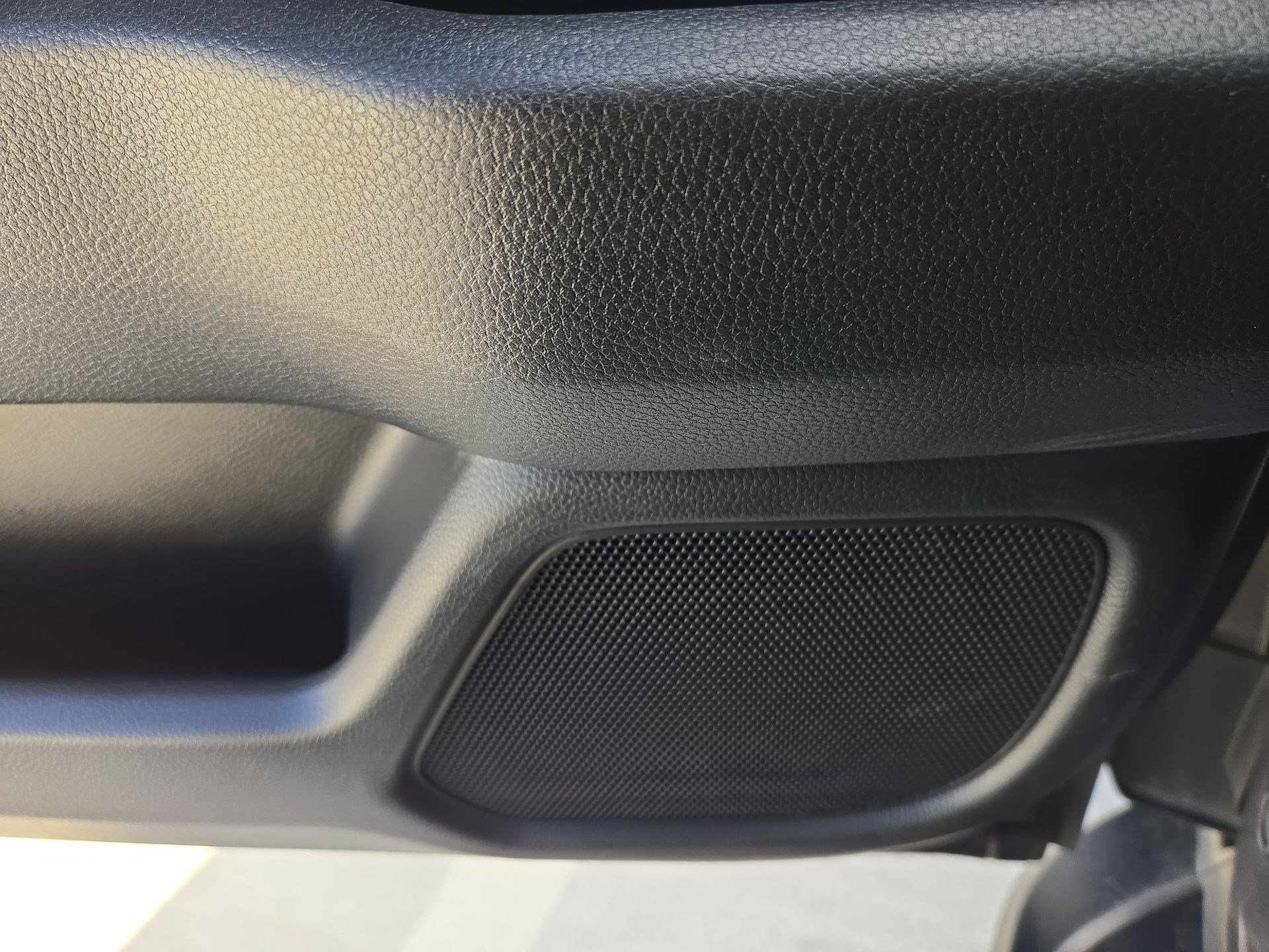 Used 2025 Honda Pilot Black Edition image 14