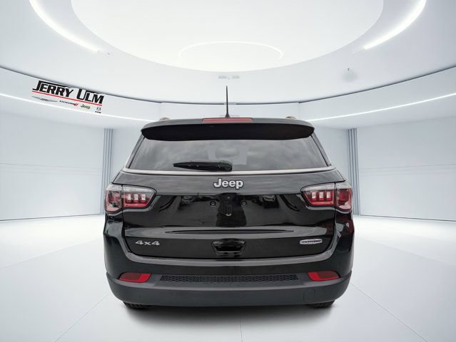 Certified 2023 Jeep Compass Latitude AWD/4WD image 4