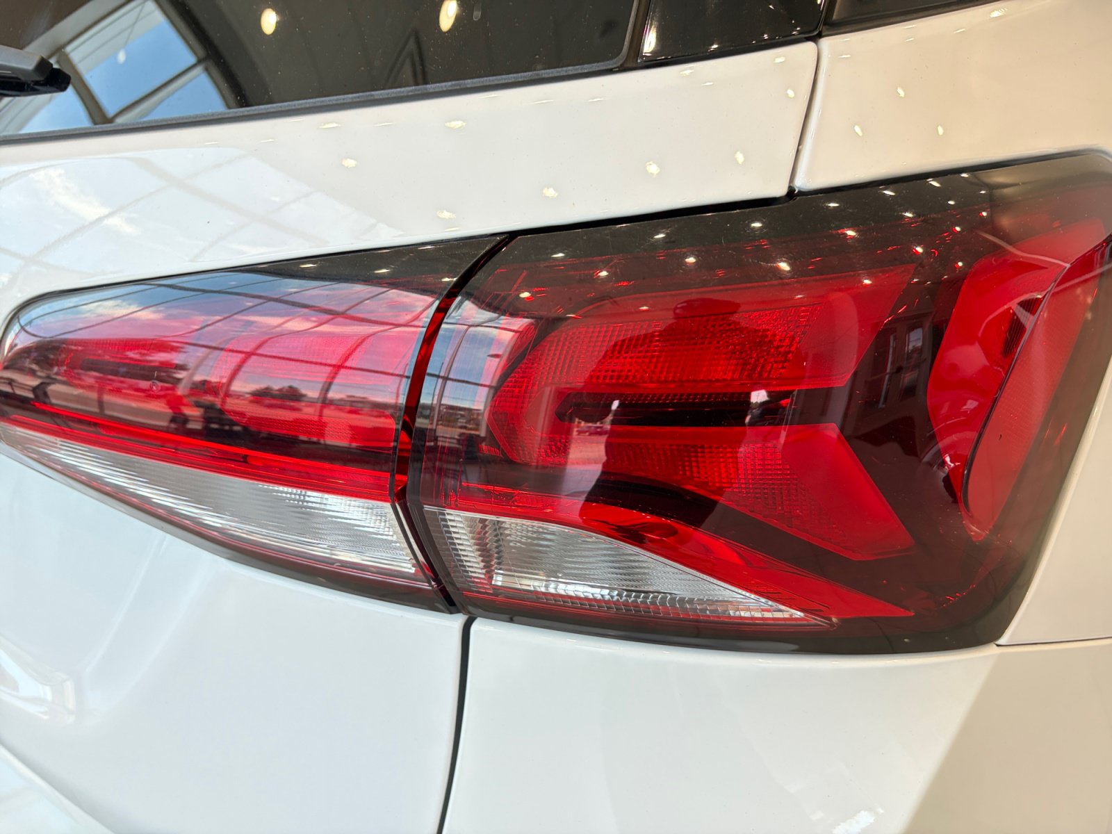 Used 2022 Chevrolet Equinox LT AWD/4WD image 16