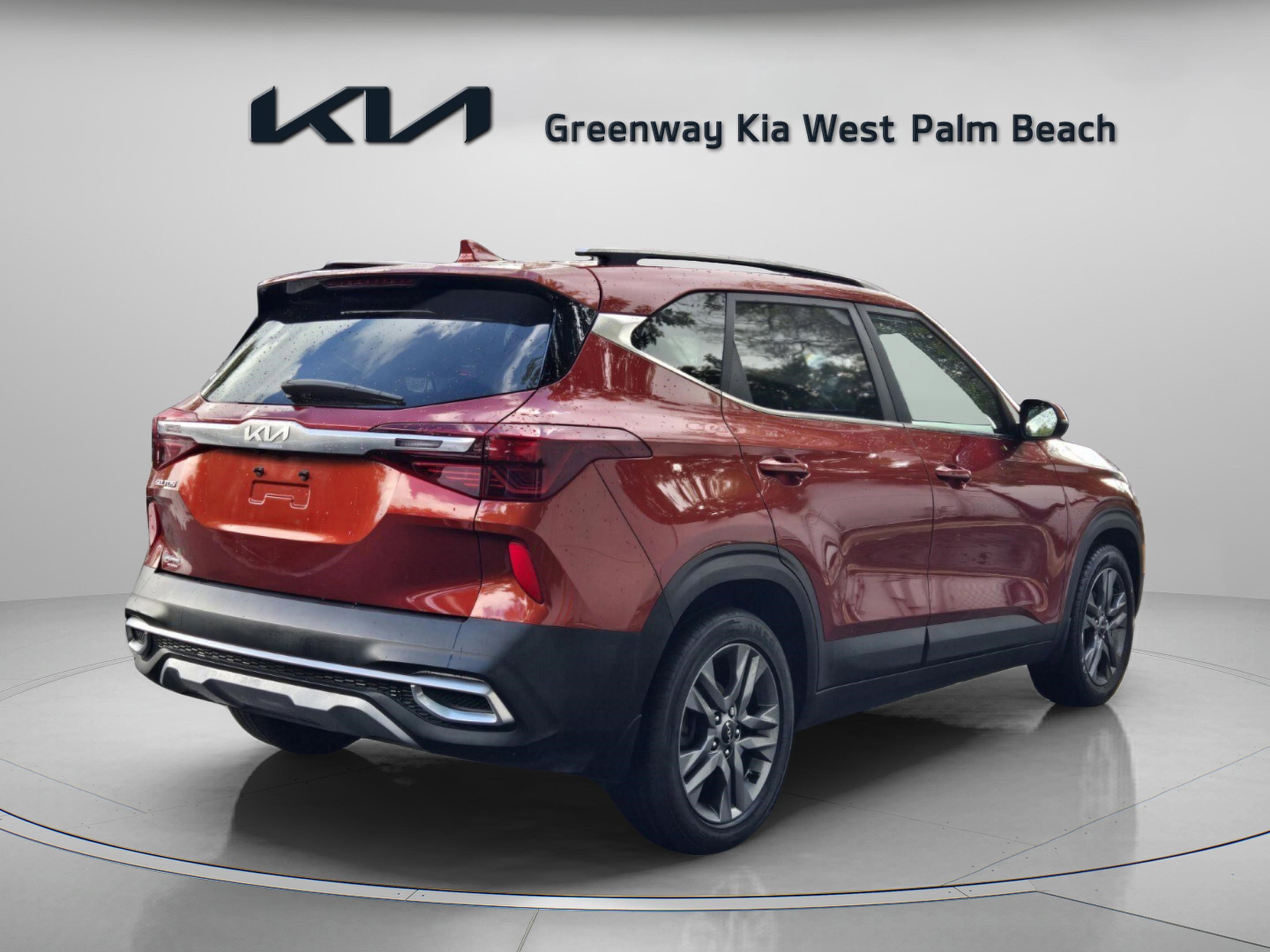 Used 2023 Kia Seltos S w/ Navigation Package image 7