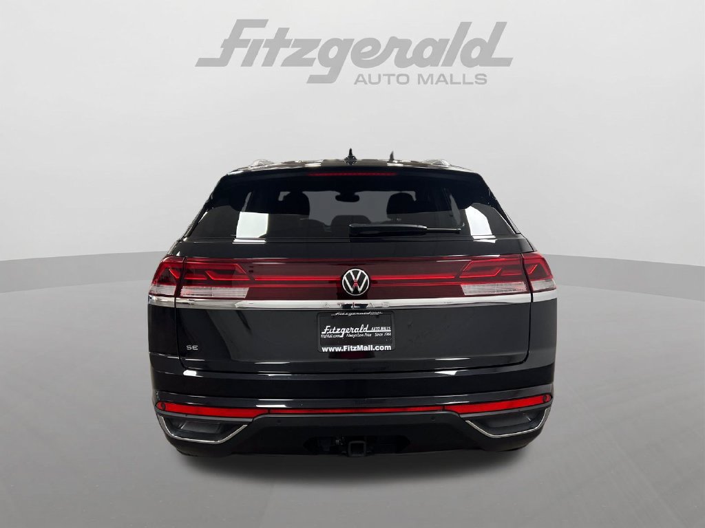 Used 2024 Volkswagen Atlas Cross Sport SE FWD image 5