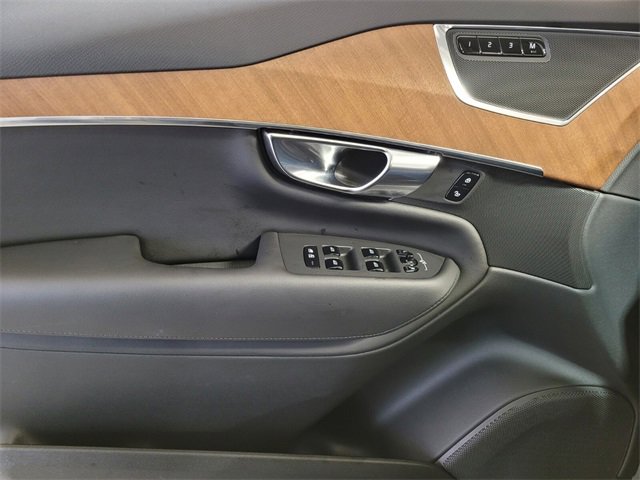 Certified 2025 Volvo XC90 B6 Plus image 41