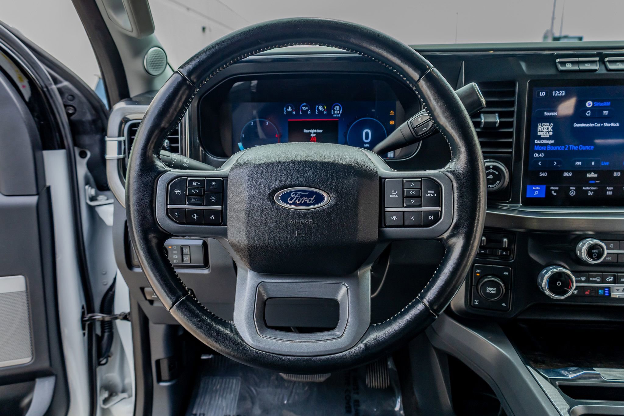 Used 2024 Ford F250 Lariat w/ Lariat Ultimate Package AWD/4WD image 18