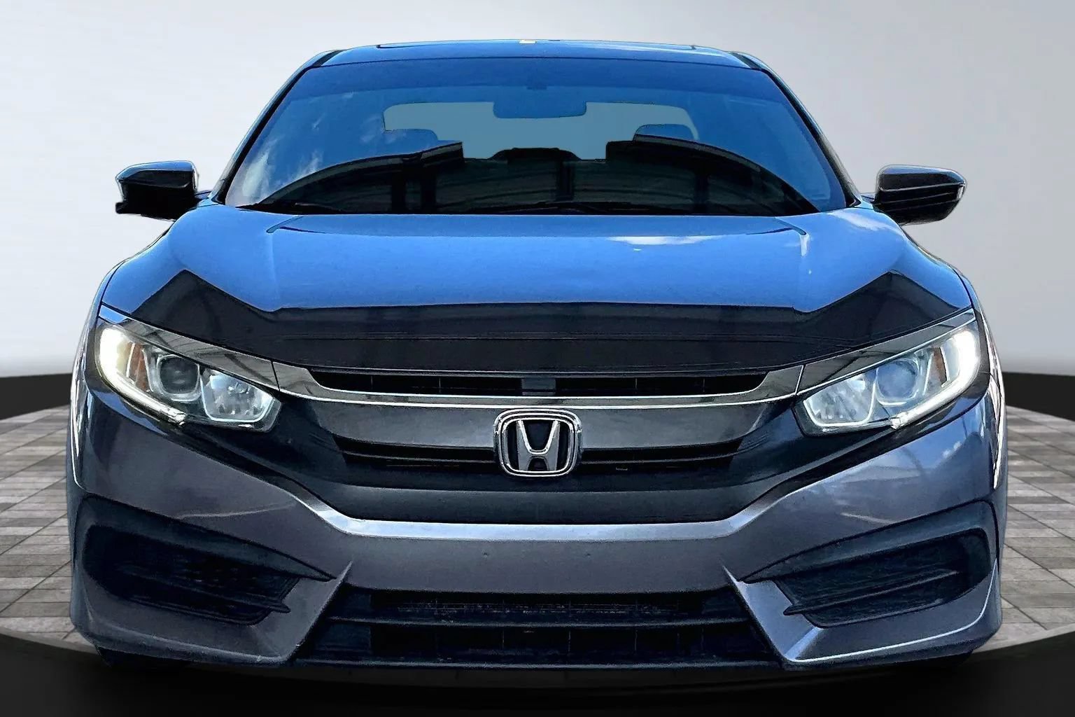 Used 2018 Honda Civic EX image 2