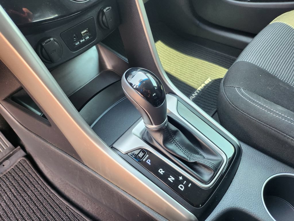Used 2016 Hyundai Elantra GT FWD image 26