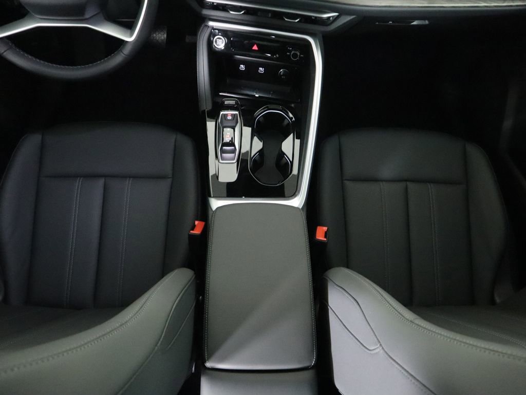 Used 2025 Audi Q5 Premium w/ Convenience Package AWD/4WD image 18