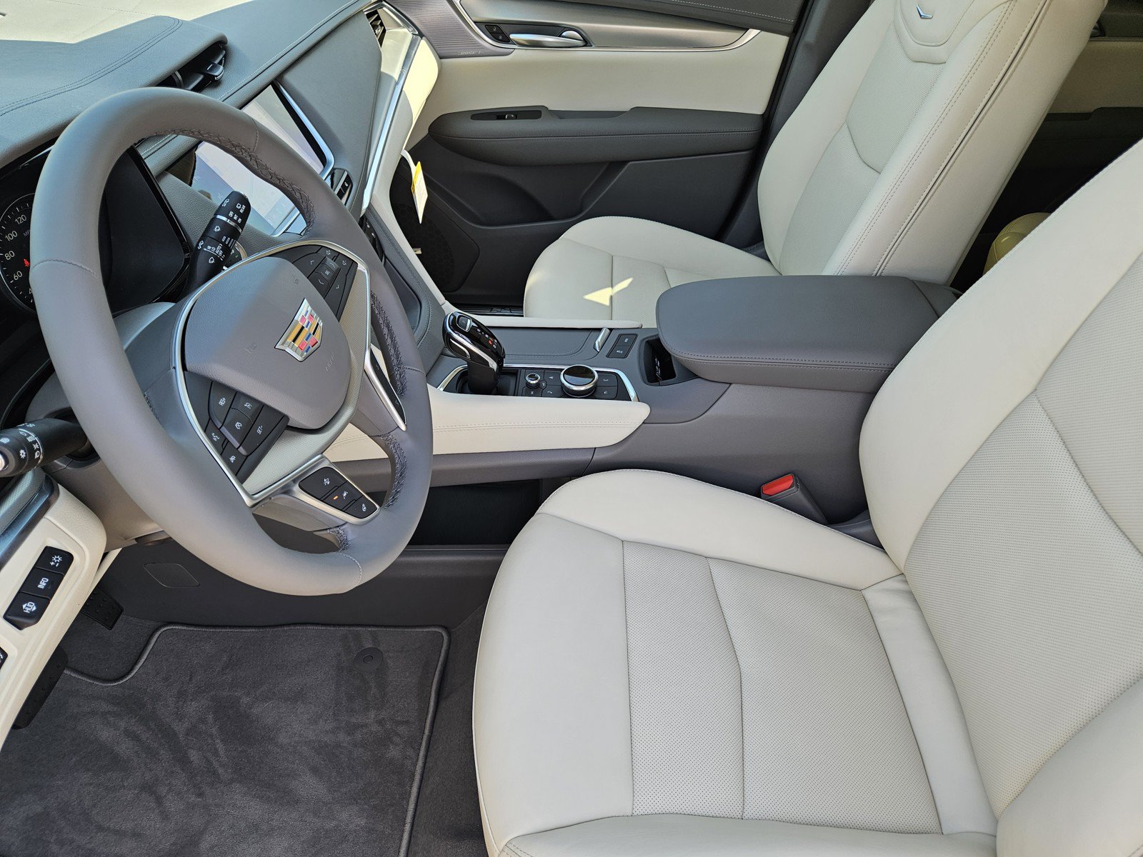 New 2026 Cadillac XT5 Premium Luxury w/ Driver Assist Package FWD image 8