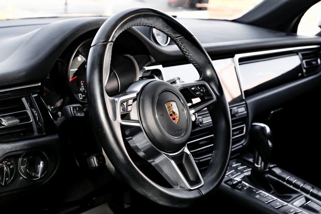 Used 2021 Porsche Macan image 17