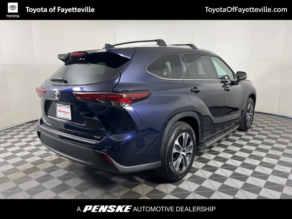 Certified 2025 Toyota Highlander XLE image 17