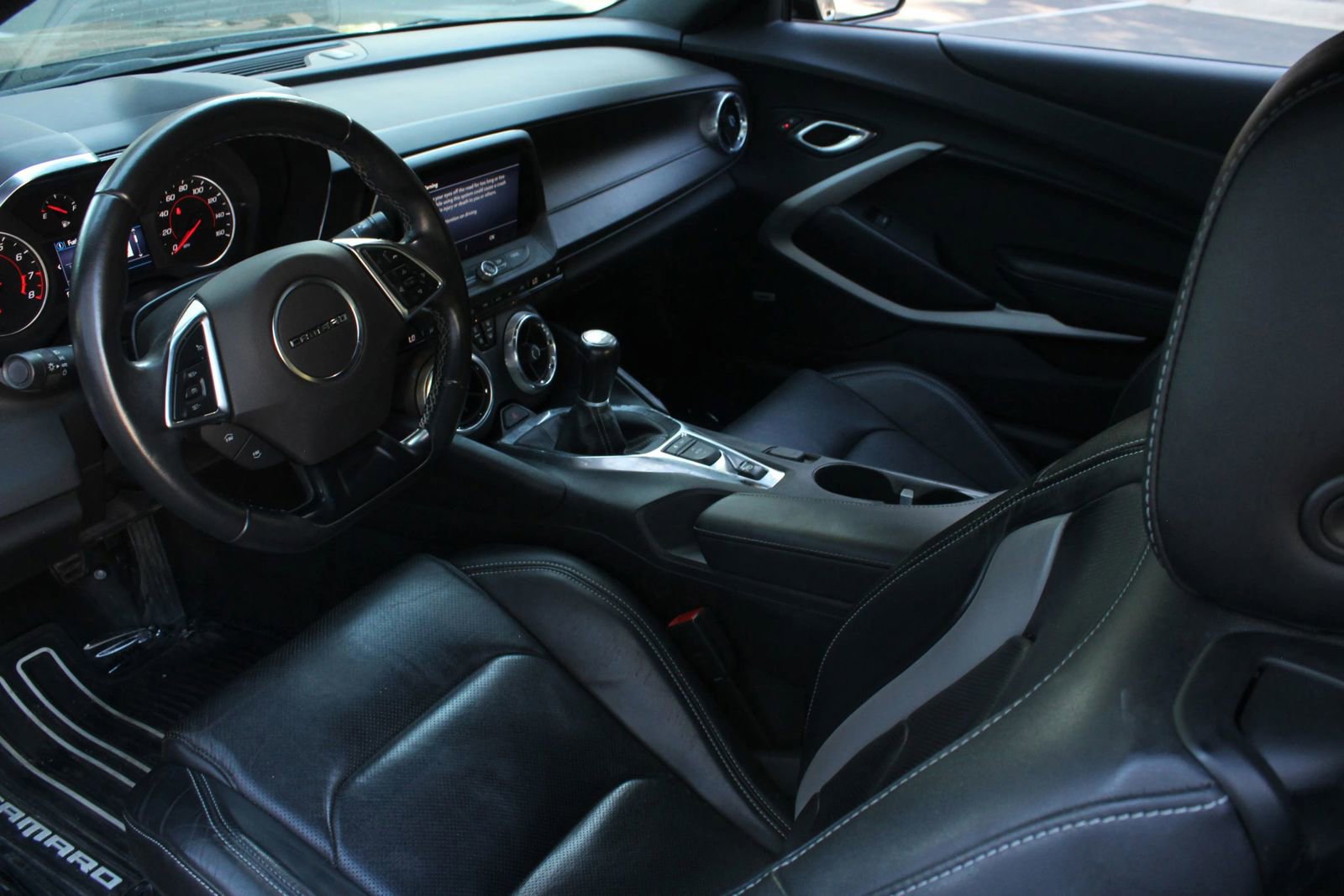 Used 2021 Chevrolet Camaro LT w/ Technology Package RWD image 13