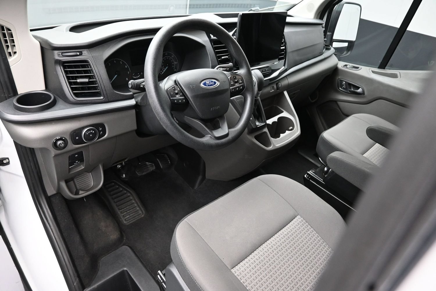 Used 2024 Ford Transit 350 XLT RWD image 22