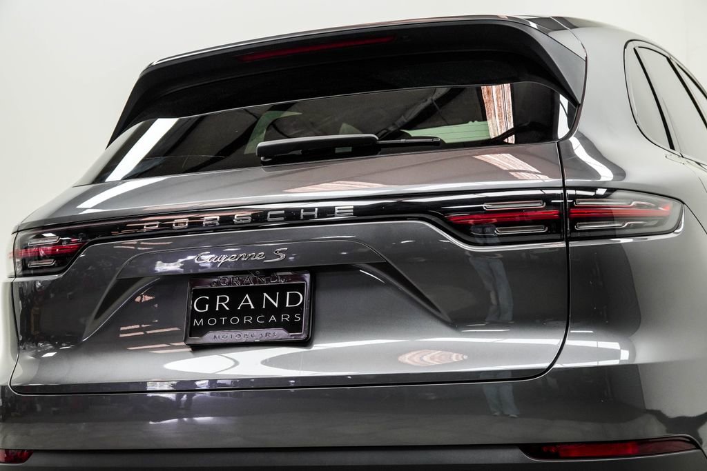 Used 2021 Porsche Cayenne S image 13