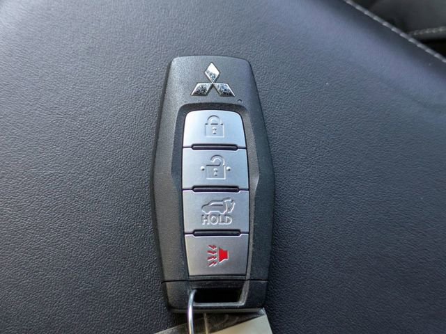 Used 2022 Mitsubishi Outlander SEL Black Edition image 32