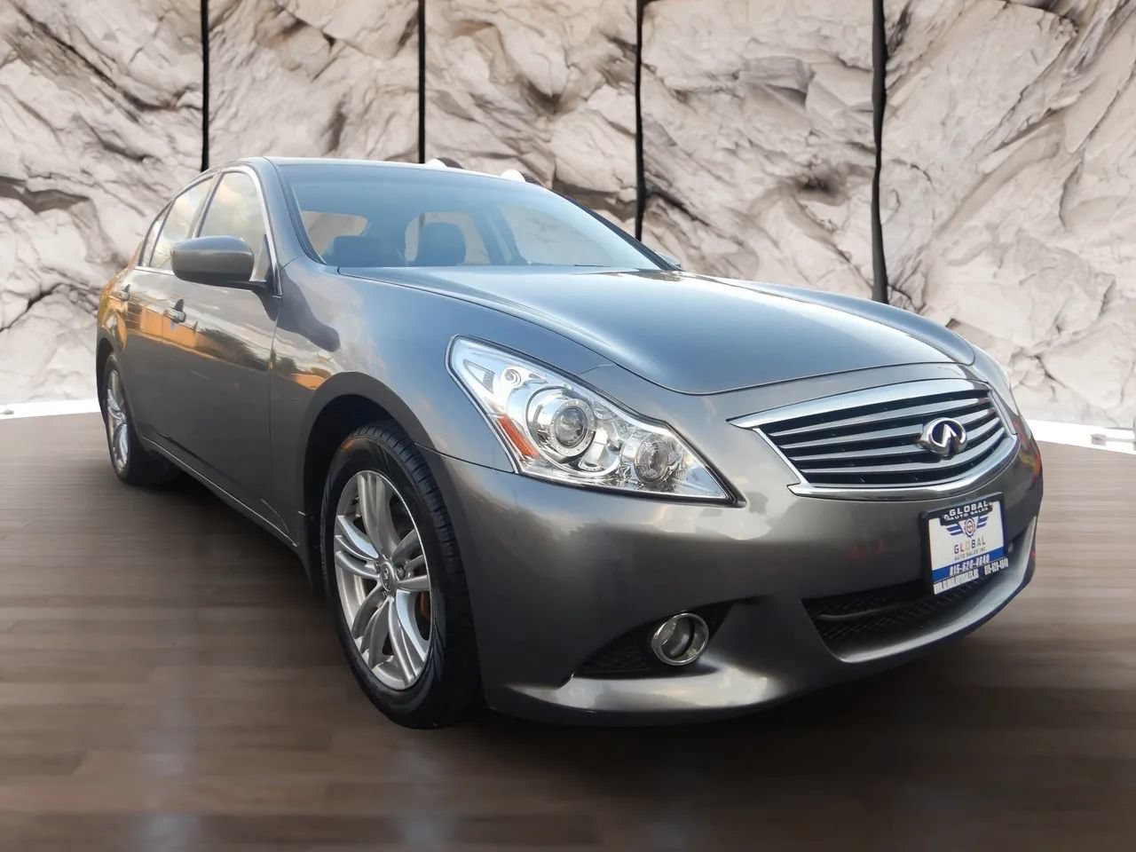 Used 2013 INFINITI G37 x Sedan w/ Premium Pkg AWD/4WD image 4