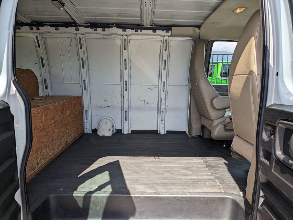 Used 2020 Chevrolet Express 3500 Extended w/ Driver Convenience Package image 17