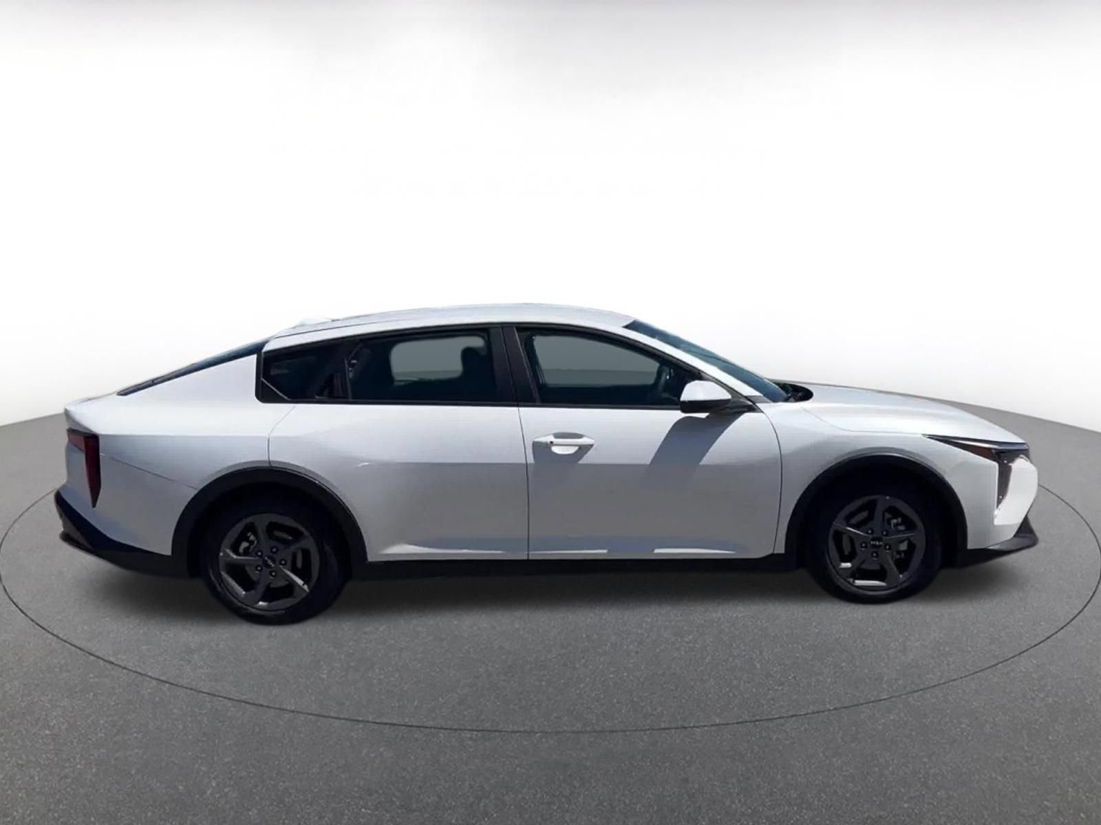 Used 2025 Kia K4 FWD image 16