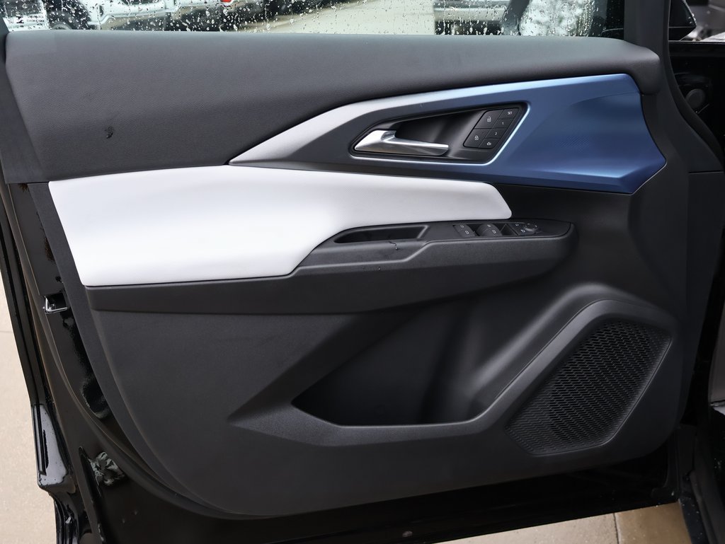 New 2026 Chevrolet Equinox EV LT w/ Convenience Package II FWD image 10