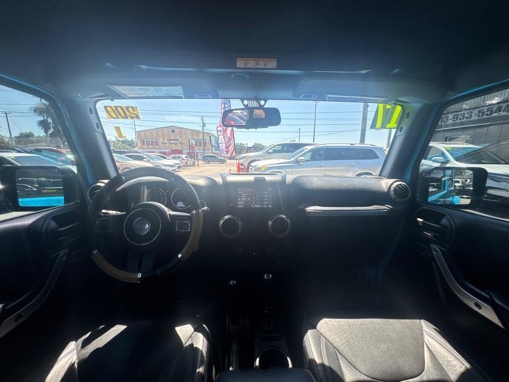 Used 2017 Jeep Wrangler Unlimited Sahara w/ Connectivity Group AWD/4WD image 15