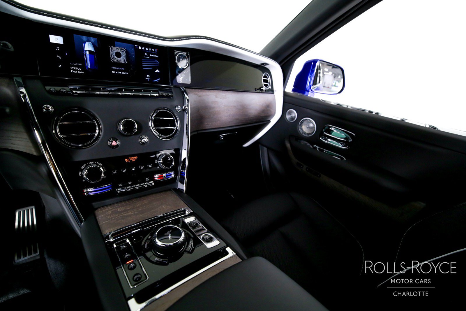 New 2026 Rolls-Royce Cullinan w/ Cullinan Package AWD/4WD image 16