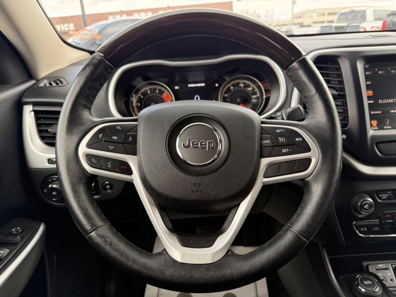 Used 2017 Jeep Cherokee Overland AWD/4WD image 21
