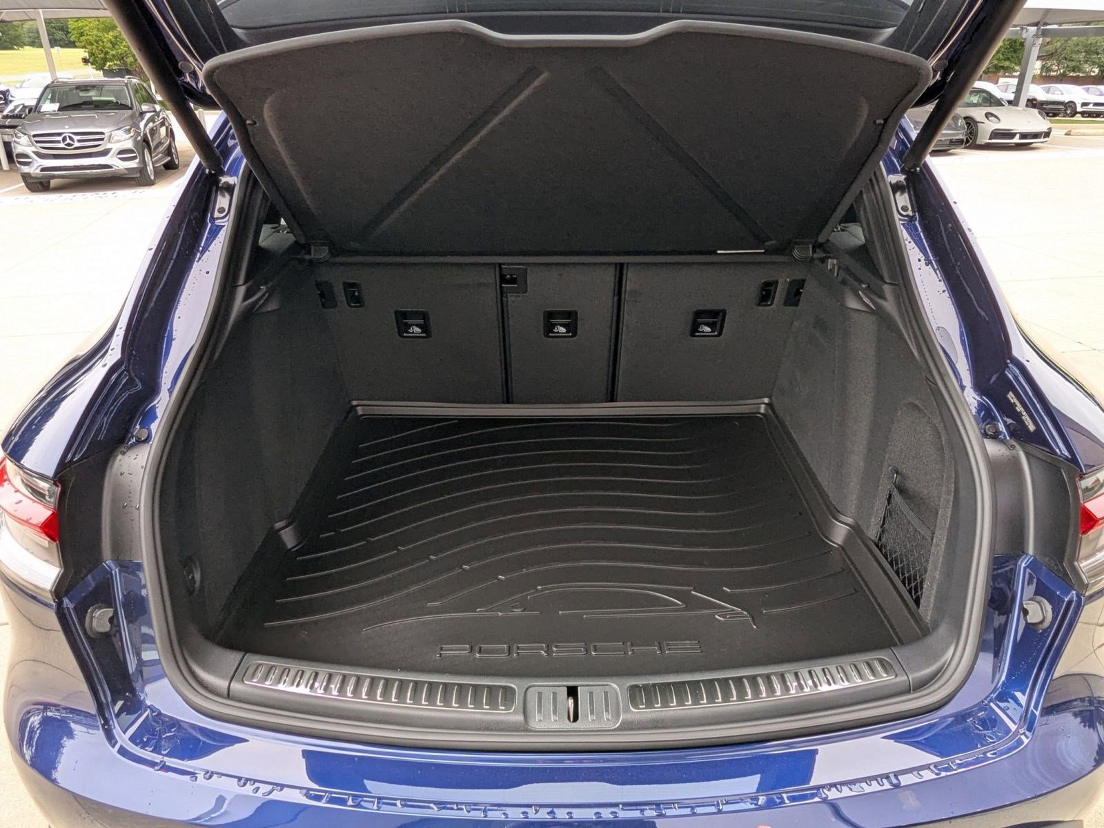 New 2026 Porsche Macan AWD/4WD image 23