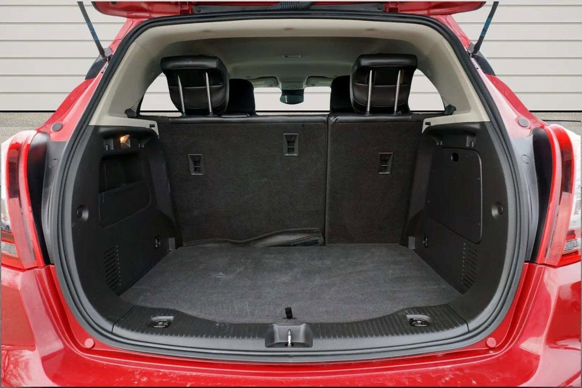 Used 2017 Buick Encore Essence image 12