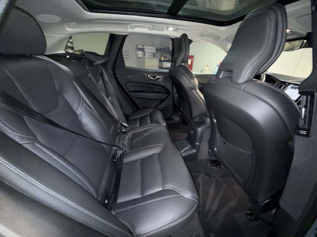 Used 2023 Volvo XC60 T8 Ultimate w/ Climate Package AWD/4WD image 16