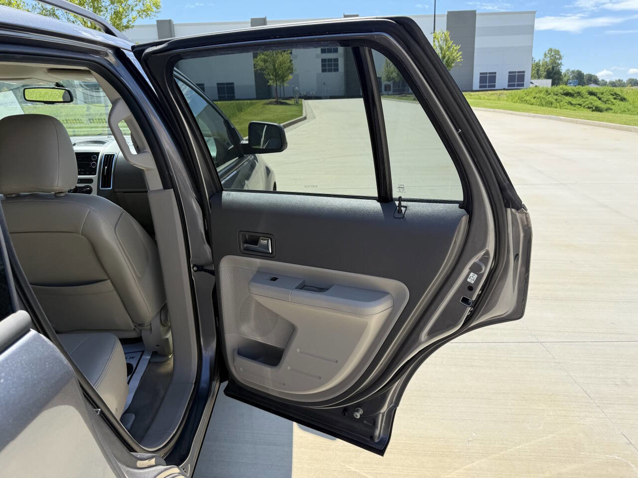 Used 2009 Ford Edge SEL image 13