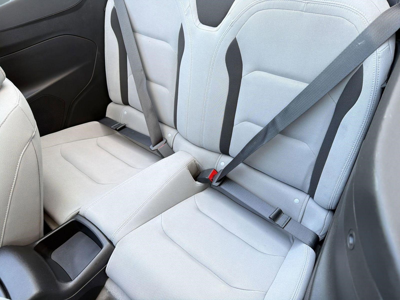 Used 2020 Chevrolet Camaro LT image 15