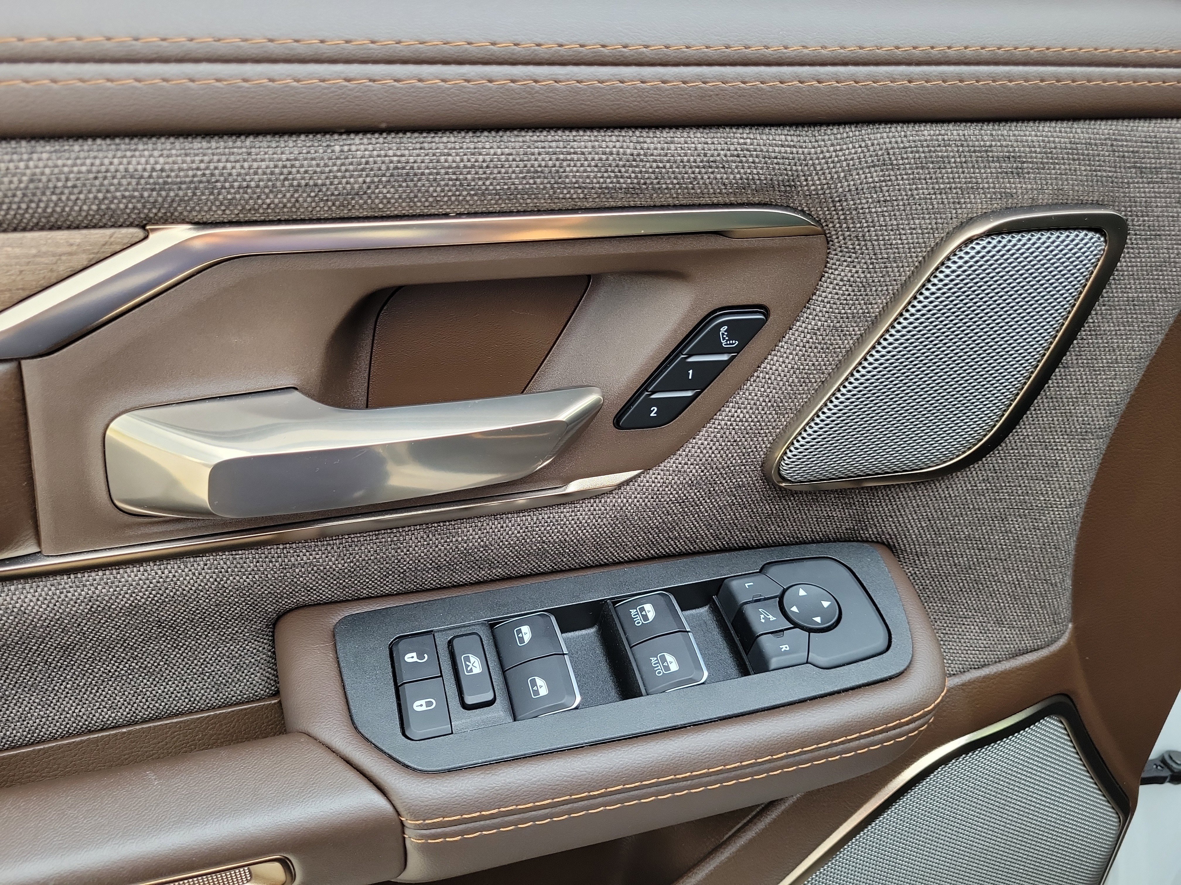 Used 2025 RAM 1500 Limited w/ Trailer Tow Group image 19