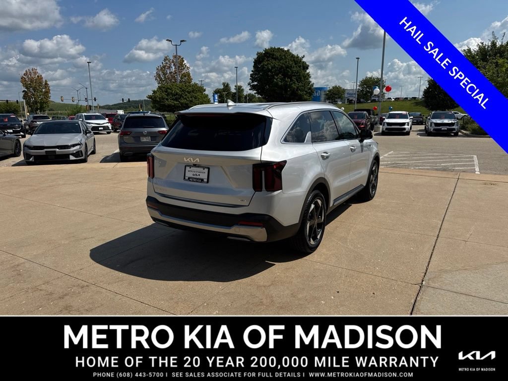 Used 2025 Kia Sorento EX FWD image 5