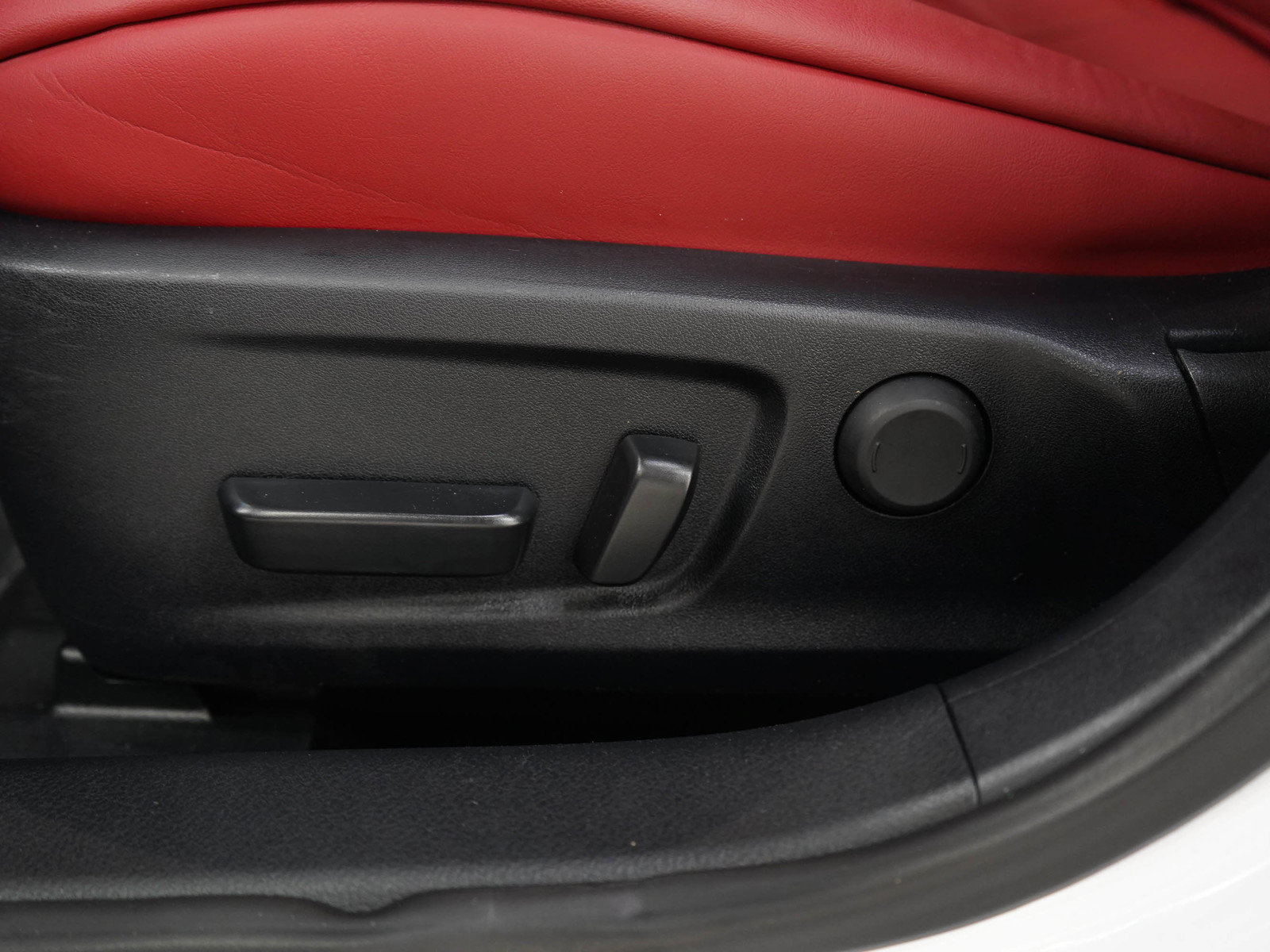 Used 2023 Lexus IS 500 RWD image 27