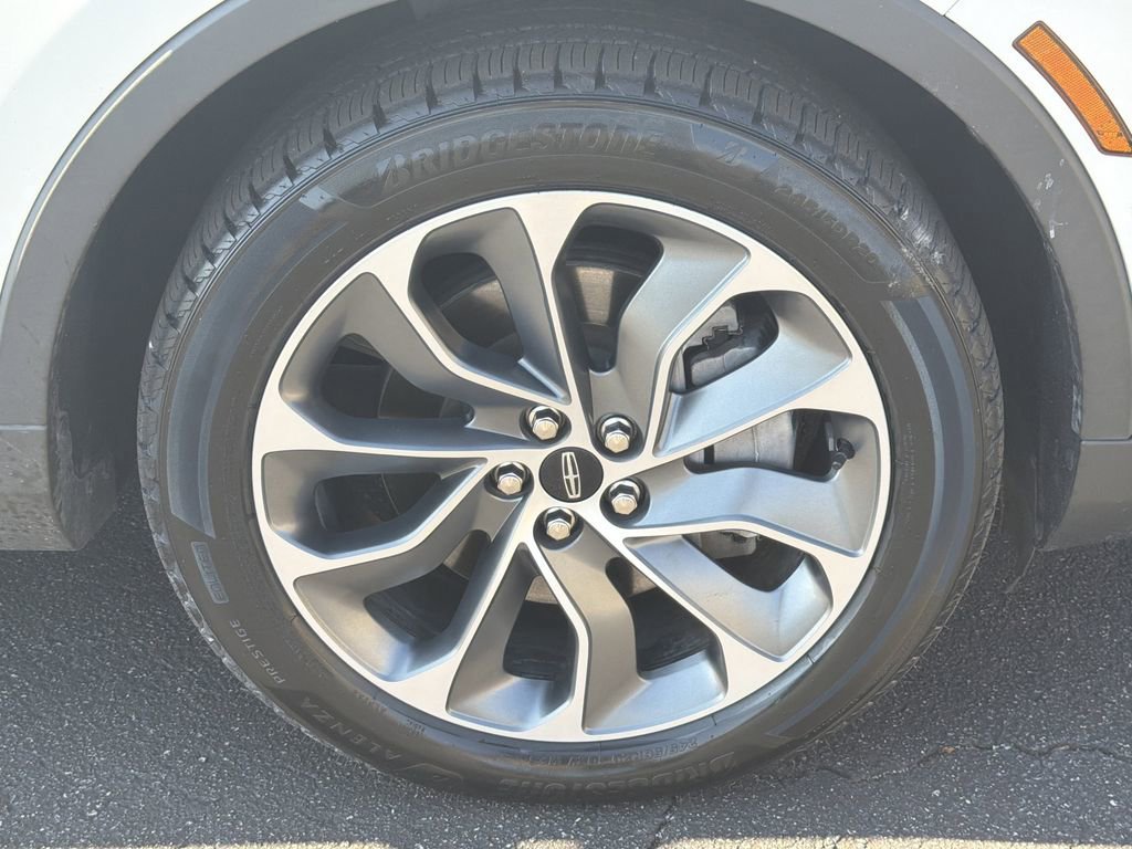 Used 2022 Lincoln Nautilus Reserve w/ Equipment Group 201A image 12