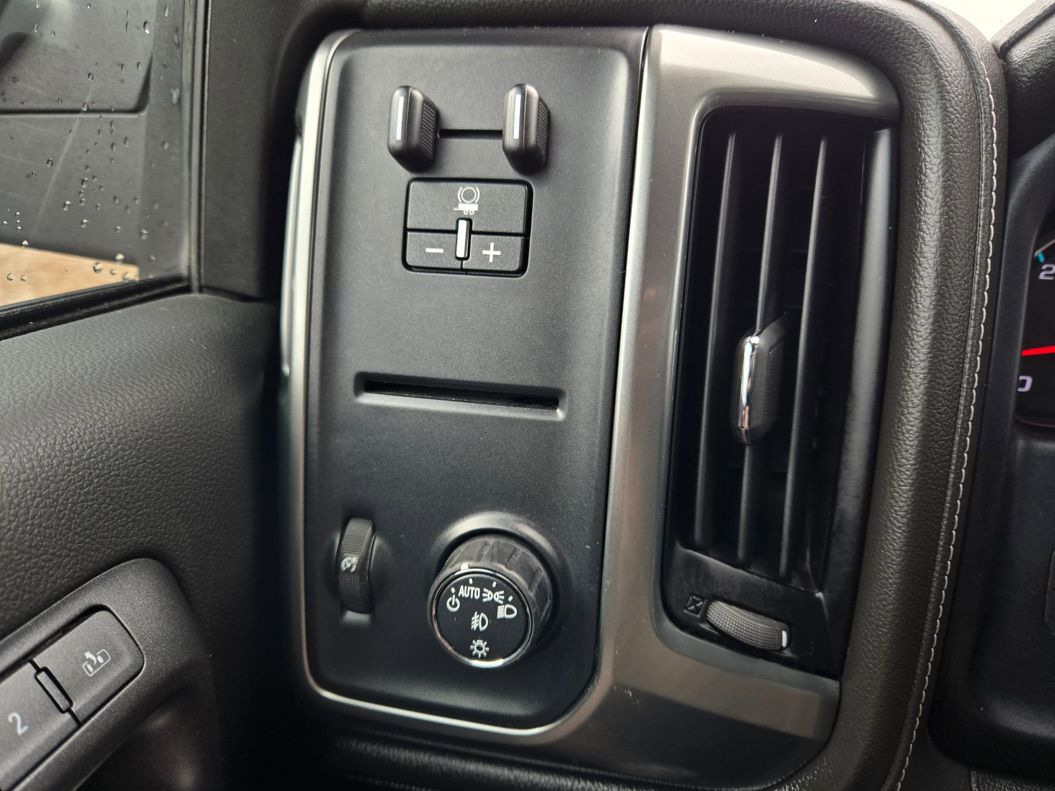 Used 2018 Chevrolet Silverado 1500 LTZ w/ Texas Edition image 27