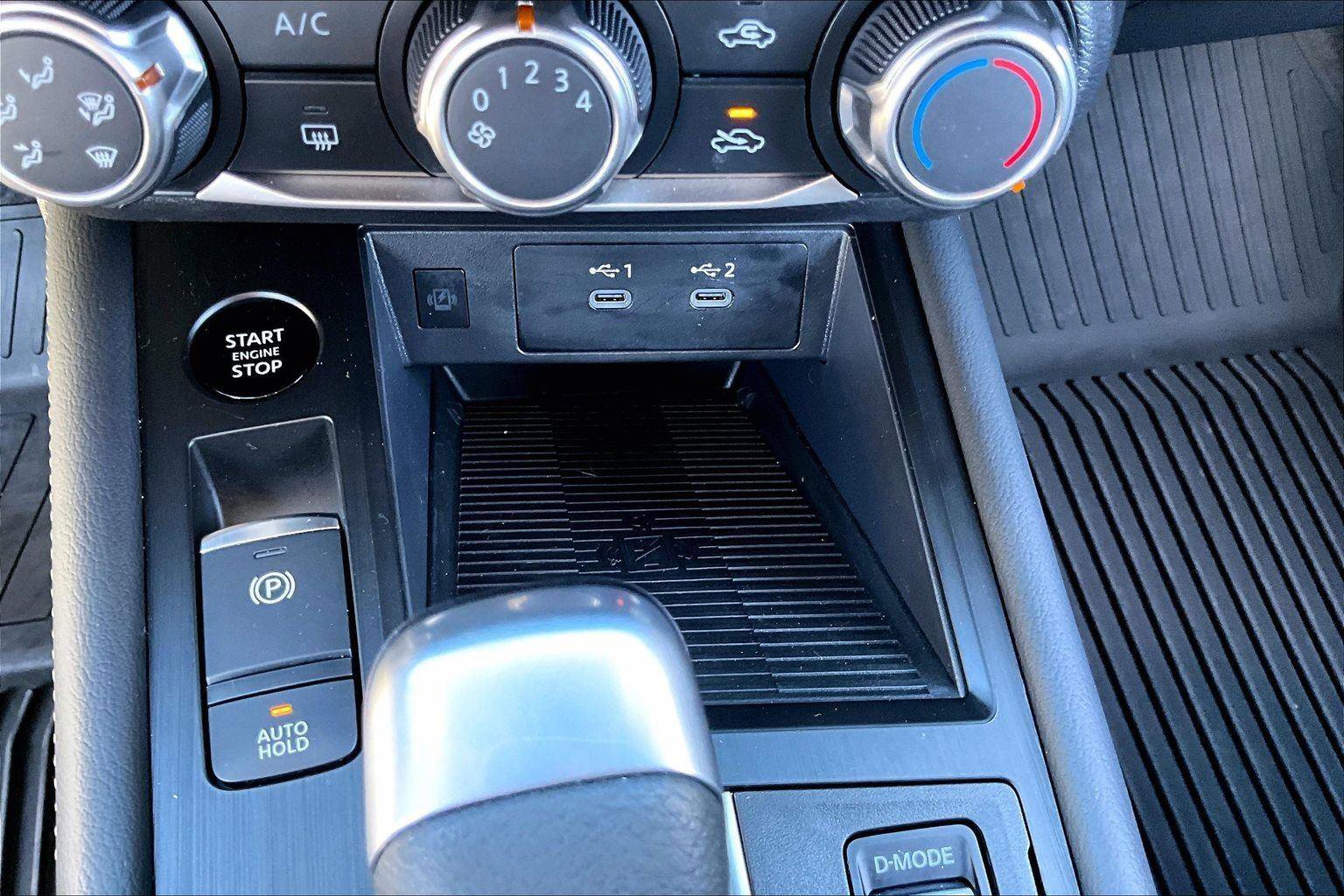 Used 2025 Nissan Kicks SV image 32