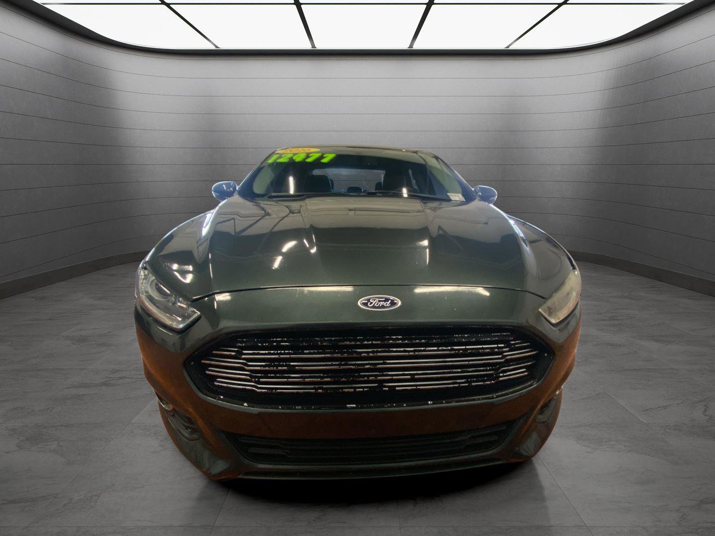 Used 2016 Ford Fusion SE w/ Equipment Group 202A image 8