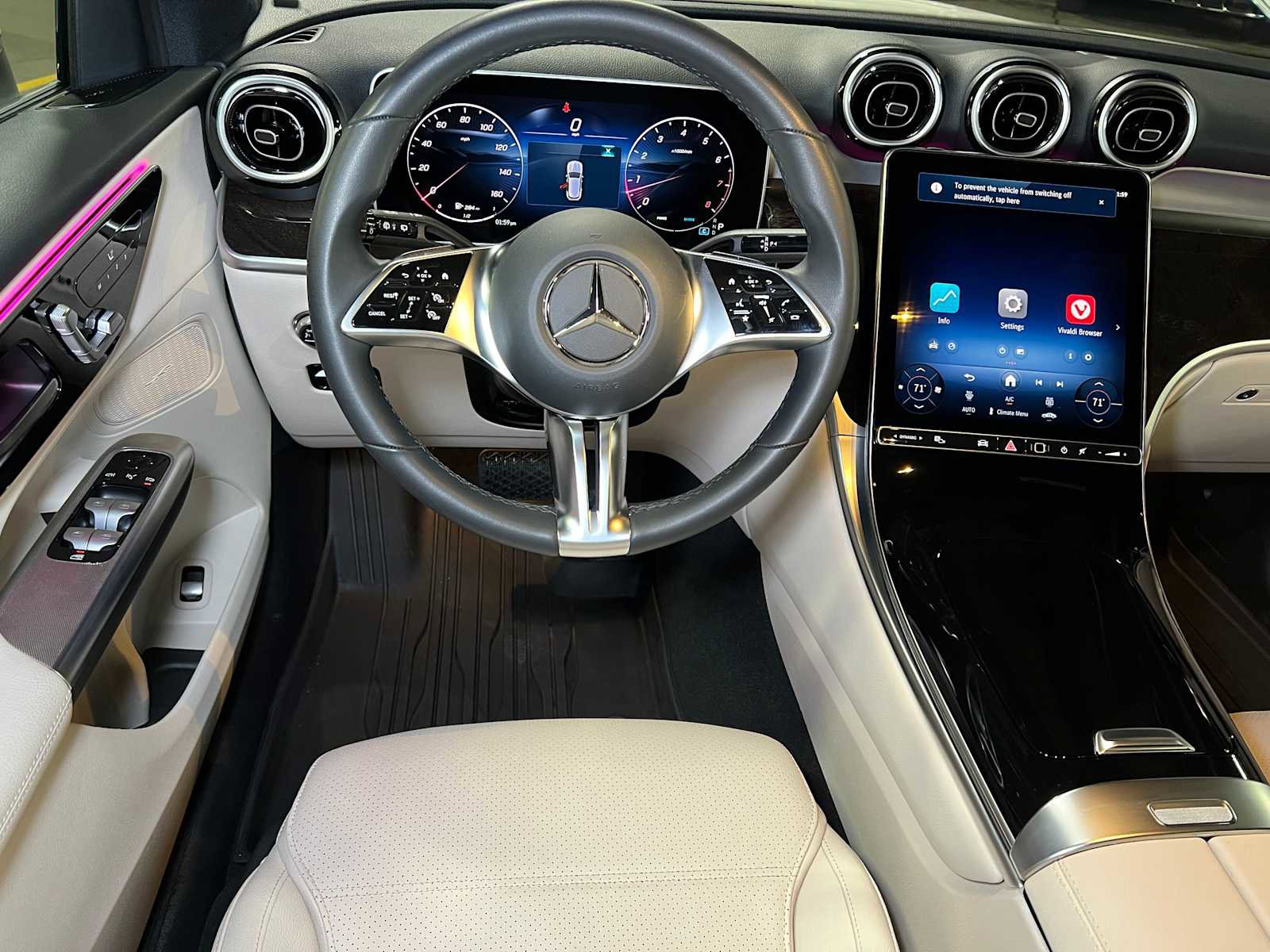 Used 2025 Mercedes-Benz GLC 300 4MATIC image 41