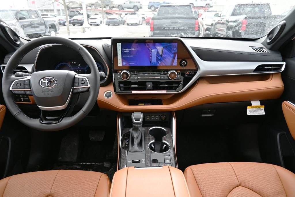 New 2026 Toyota Highlander Platinum image 23