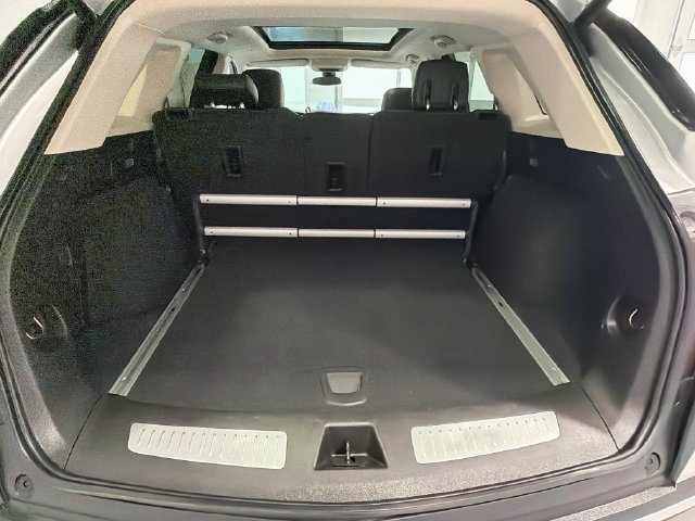 Certified 2018 Cadillac XT5 Premium Luxury FWD image 23