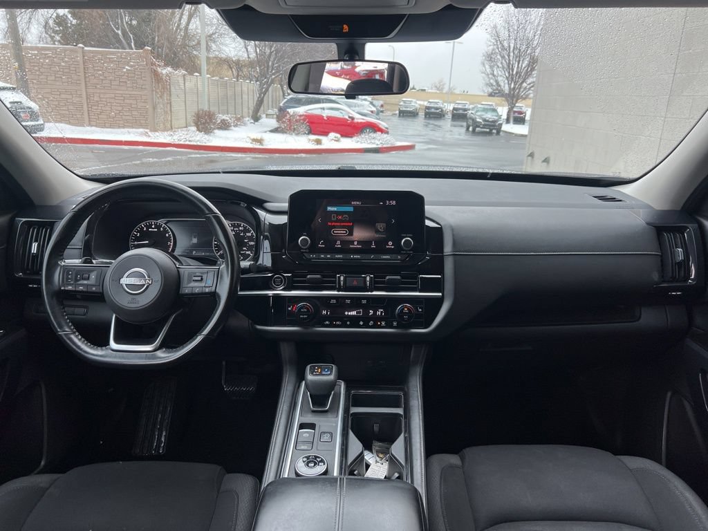 Used 2022 Nissan Pathfinder SV AWD/4WD image 19
