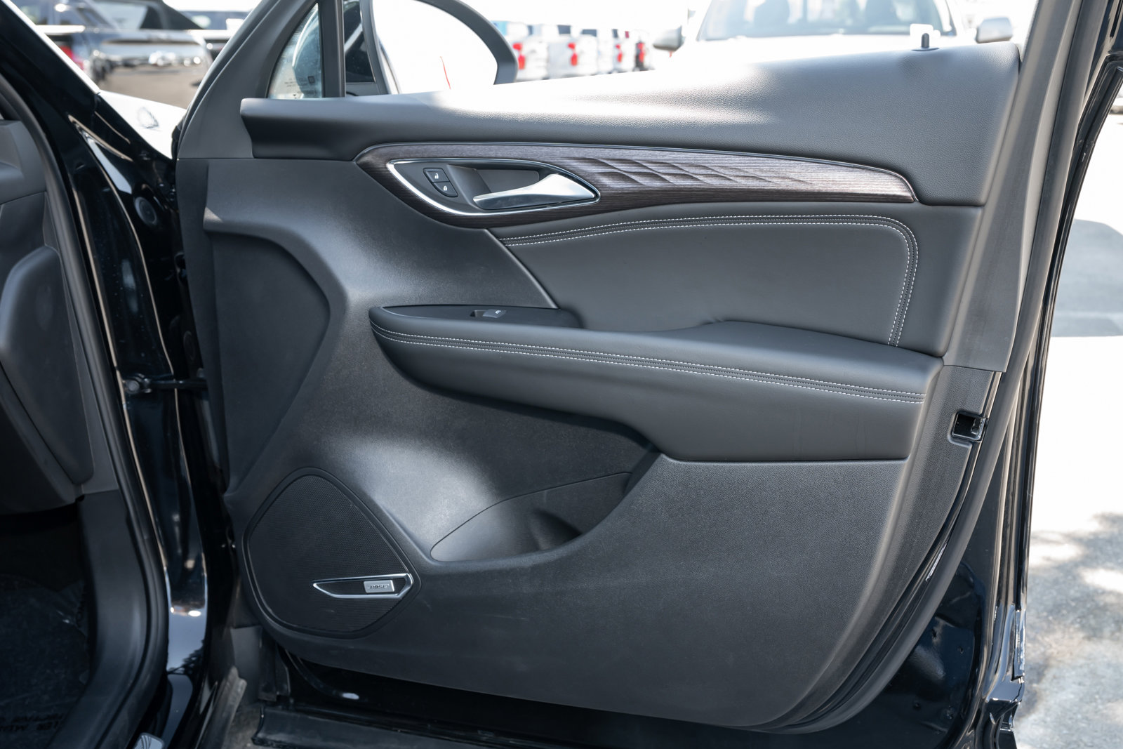 Used 2023 Buick Envision Avenir image 49