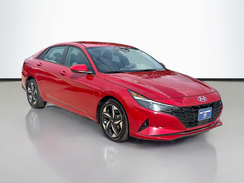 Used 2023 Hyundai Elantra SEL w/ Convenience Package image 3