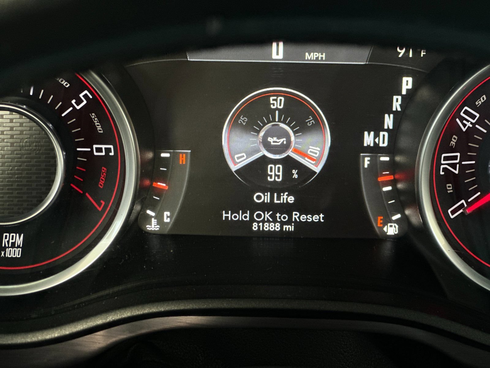 Used 2015 Dodge Challenger SXT RWD image 23