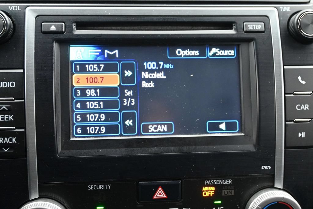 Used 2013 Toyota Camry SE FWD image 19