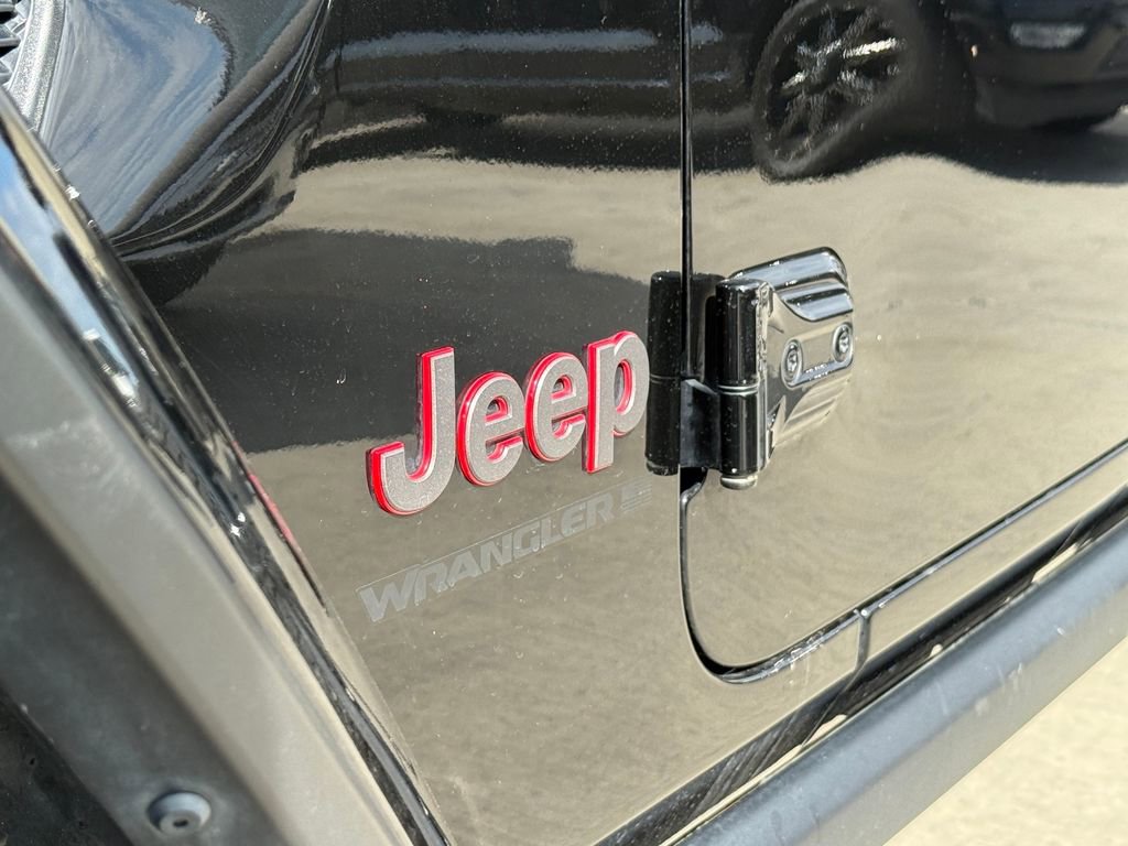Used 2023 Jeep Wrangler Unlimited Rubicon w/ LED Lighting Group image 6