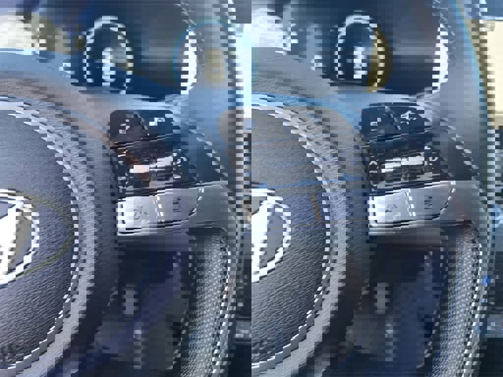 Used 2024 Hyundai Elantra Limited image 19