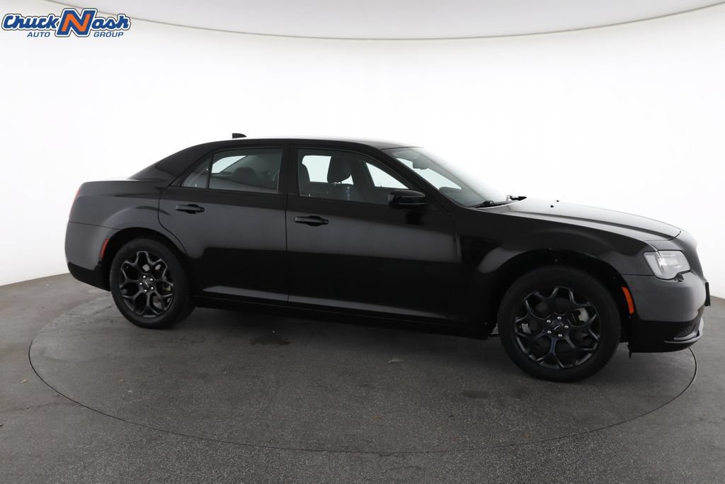 Used 2022 Chrysler 300 Touring w/ Sport Appearance Package AWD/4WD image 15