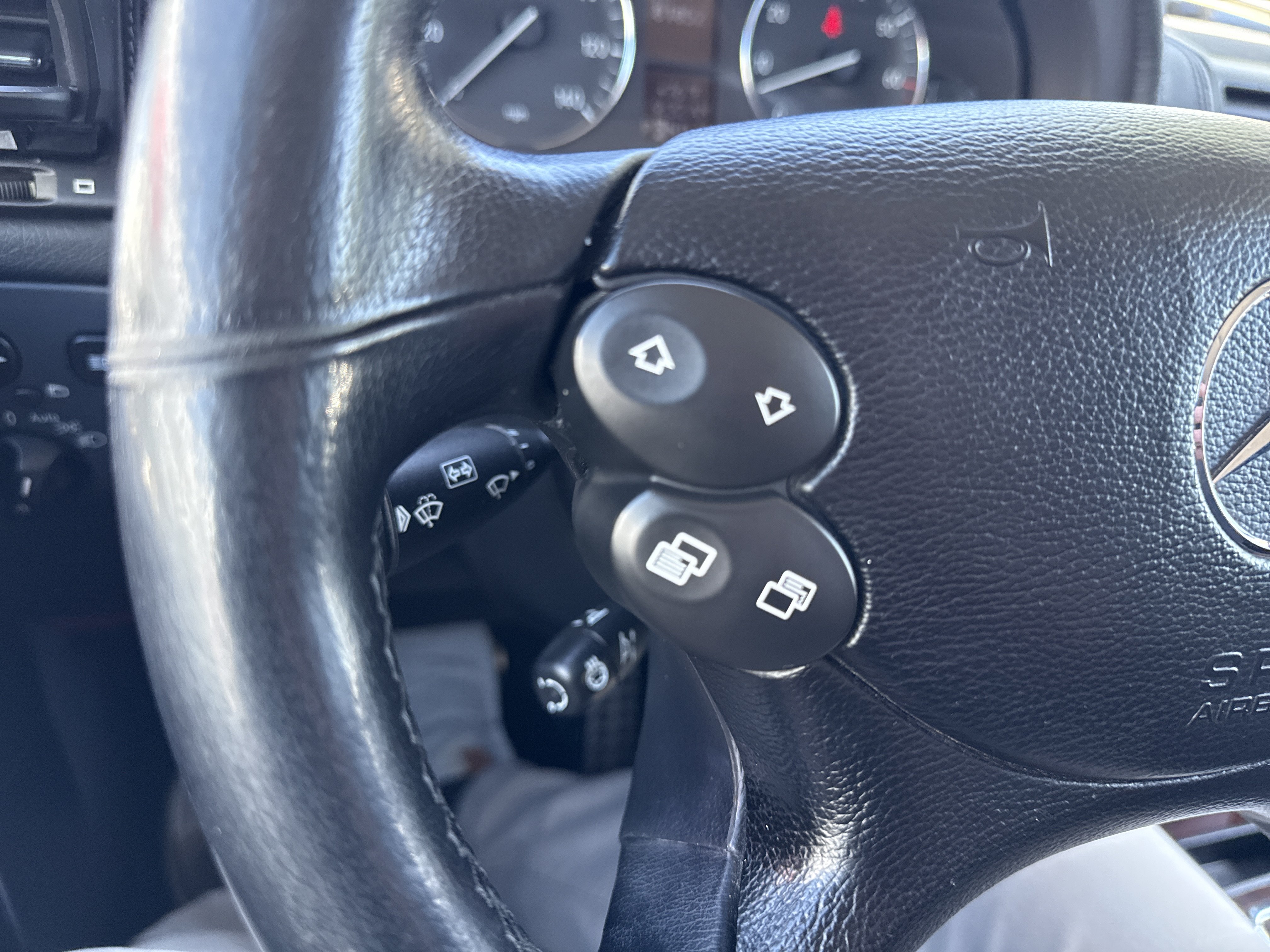 Used 2010 Mercedes-Benz G 550 image 27