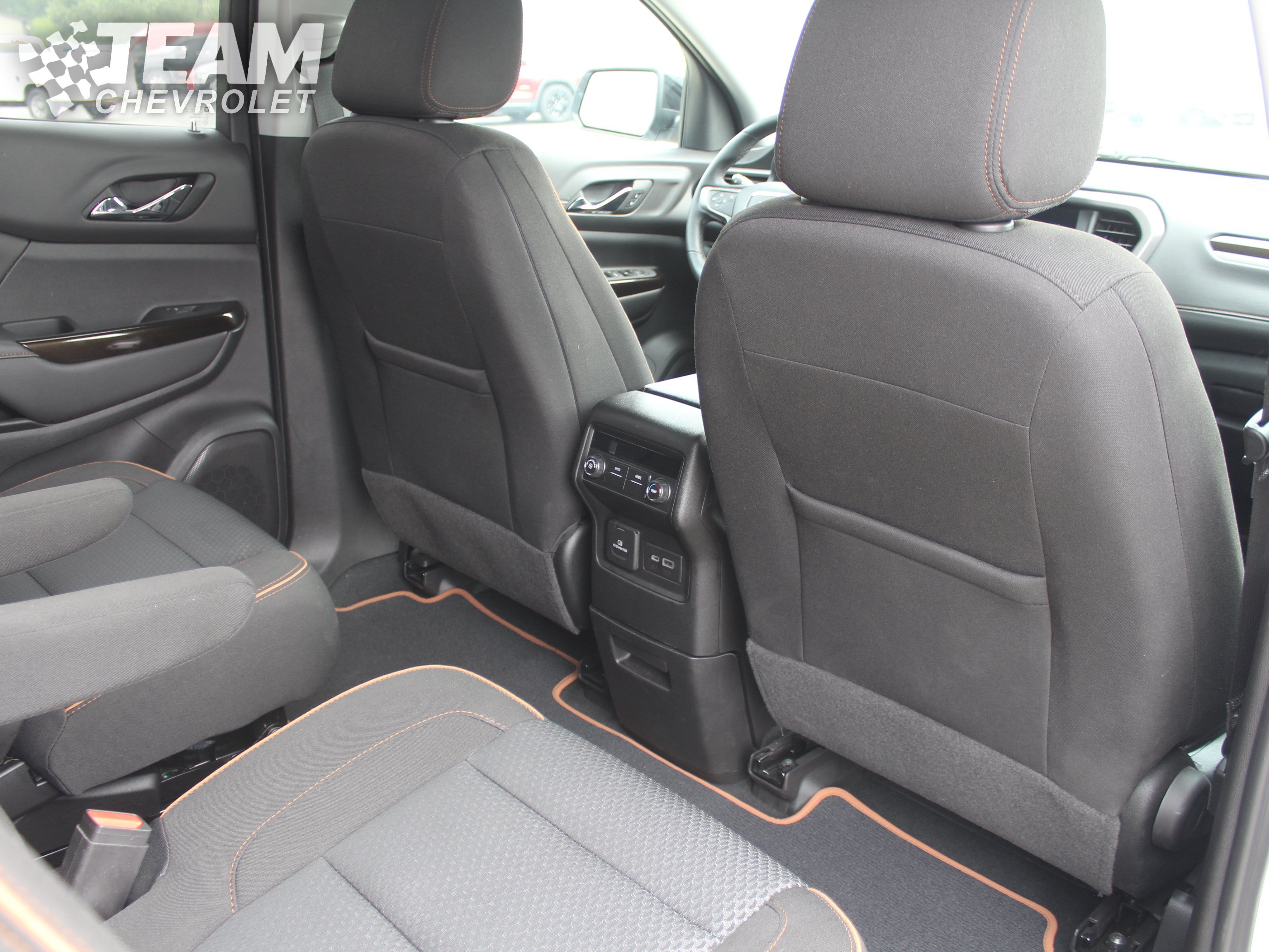 Used 2023 GMC Acadia AT4 AWD/4WD image 25
